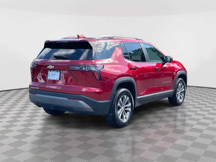 2025 Chevrolet Equinox LT photo 1
