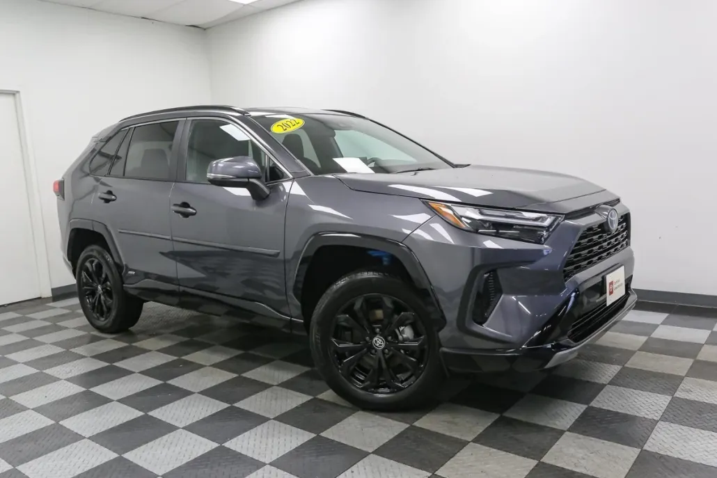 2022 Toyota RAV4 Hybrid SE photo 1