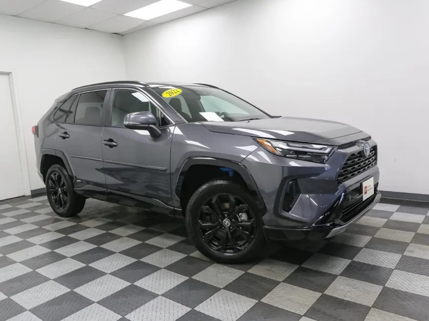 2022 Toyota RAV4 Hybrid SE photo 1