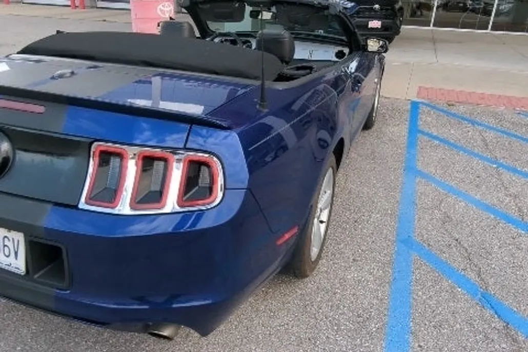 2013 Ford Mustang GT Premium Convertible photo 1