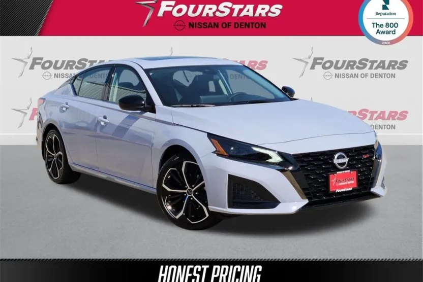 2025 Nissan Altima 2.5 SR photo 1
