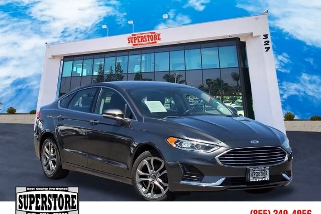 2019 Ford Fusion SEL photo 1