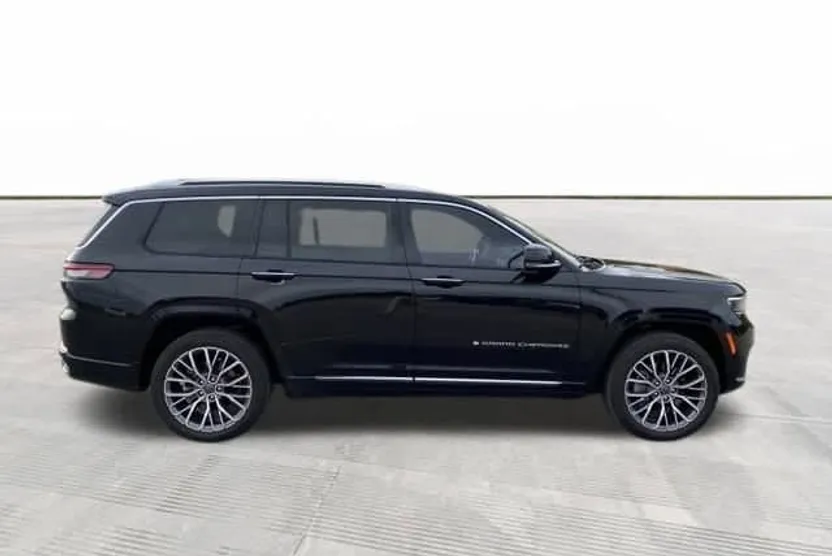 2021 Jeep Grand Cherokee L Summit Reserve photo 1