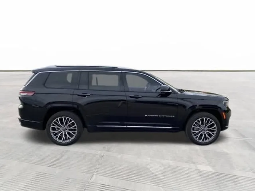2021 Jeep Grand Cherokee L Summit Reserve photo 1