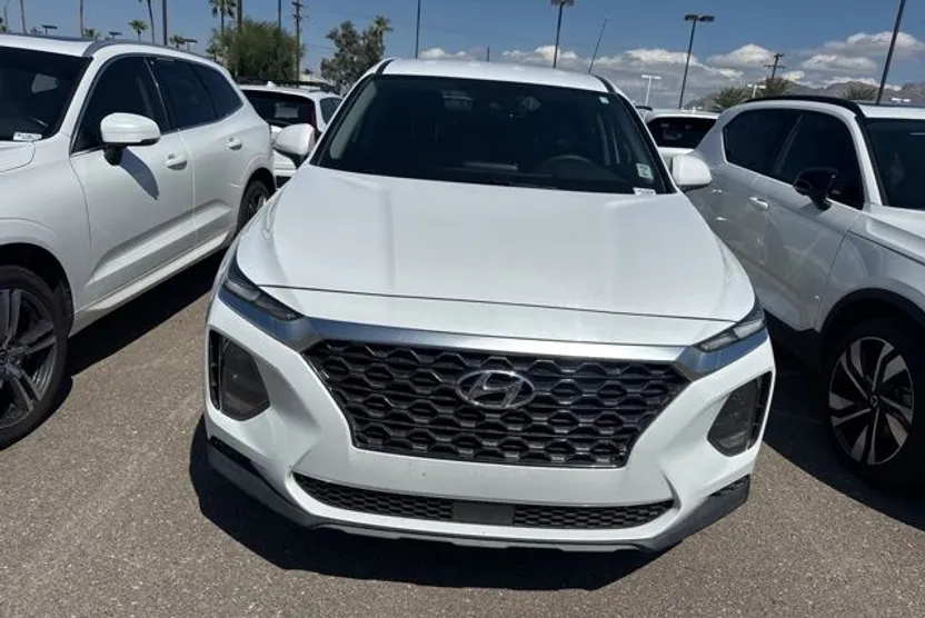 2020 Hyundai Santa Fe SE photo 1