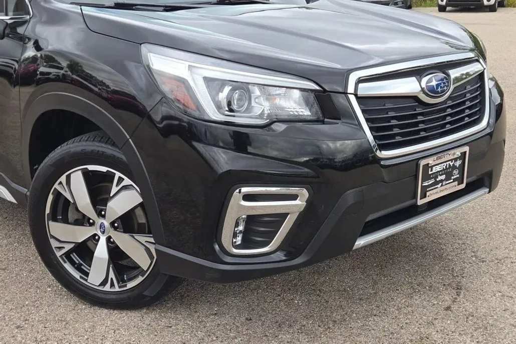 2020 Subaru Forester Touring photo 1