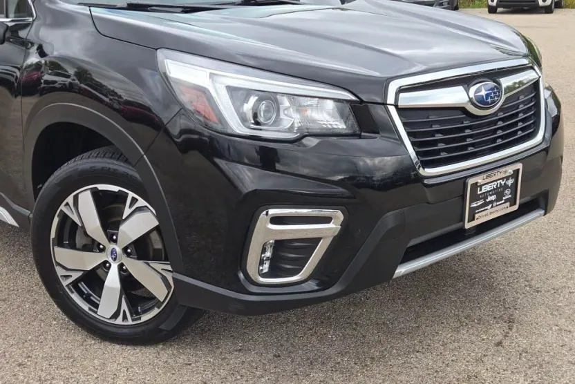 2020 Subaru Forester Touring photo 1