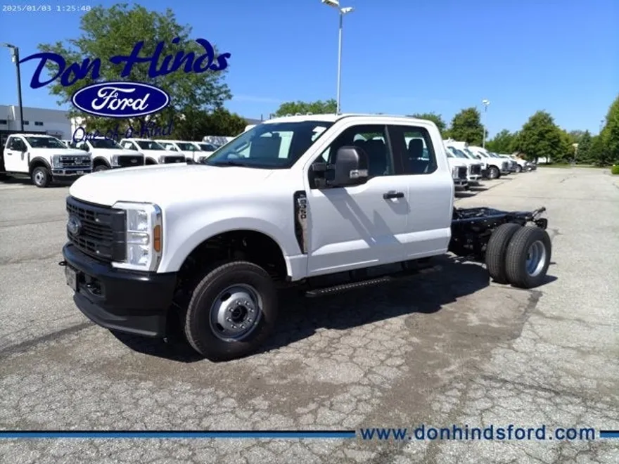 2025 Ford F-350 XL photo 1