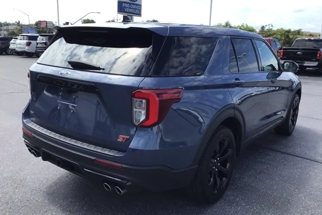 2021 Ford Explorer ST photo 1