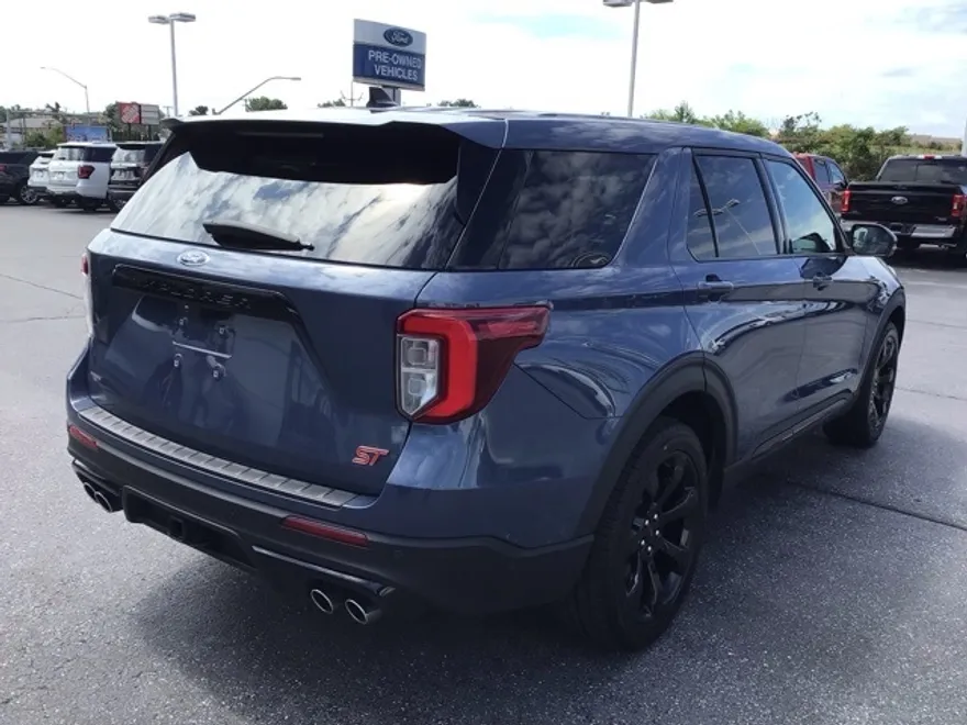2021 Ford Explorer ST photo 1
