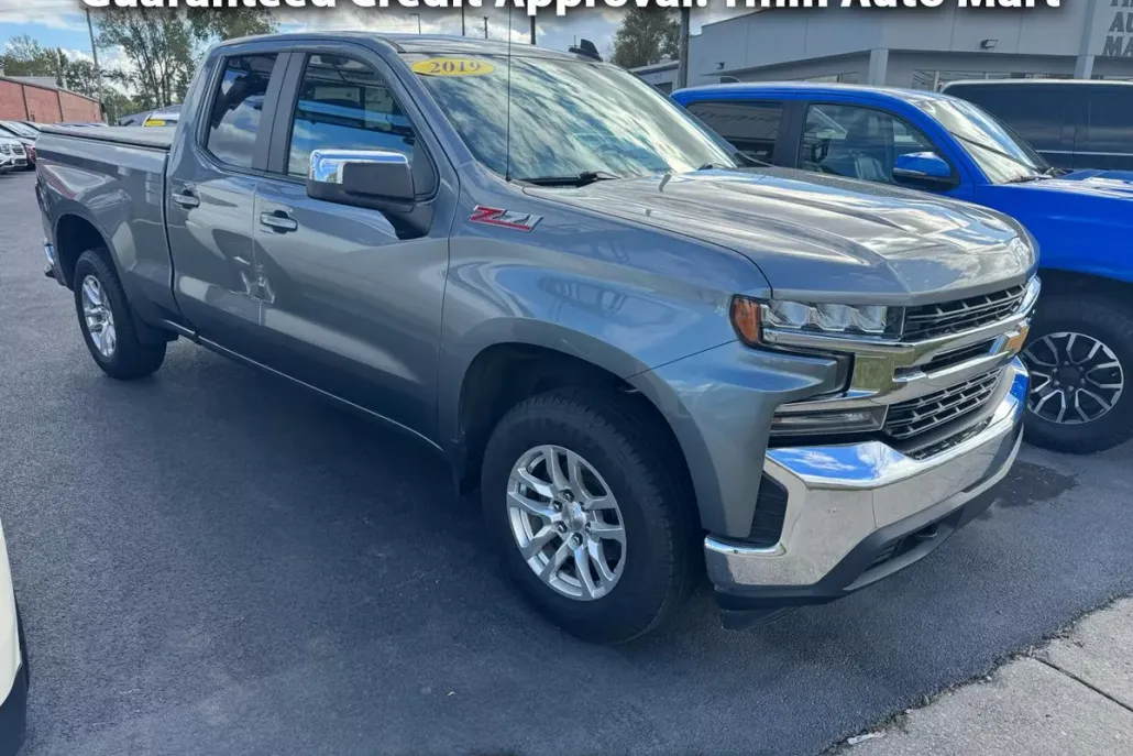 2019 Chevrolet Silverado 1500 LT photo 1