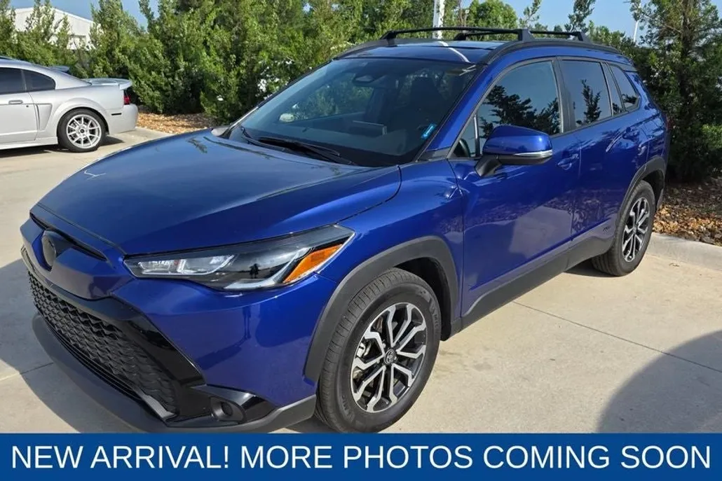 2023 Toyota Corolla Cross Hybrid SE photo 1