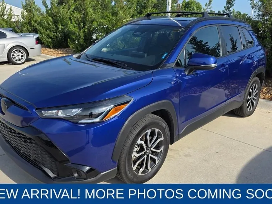 2023 Toyota Corolla Cross Hybrid SE photo 1