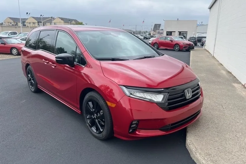 2023 Honda Odyssey Sport photo 1