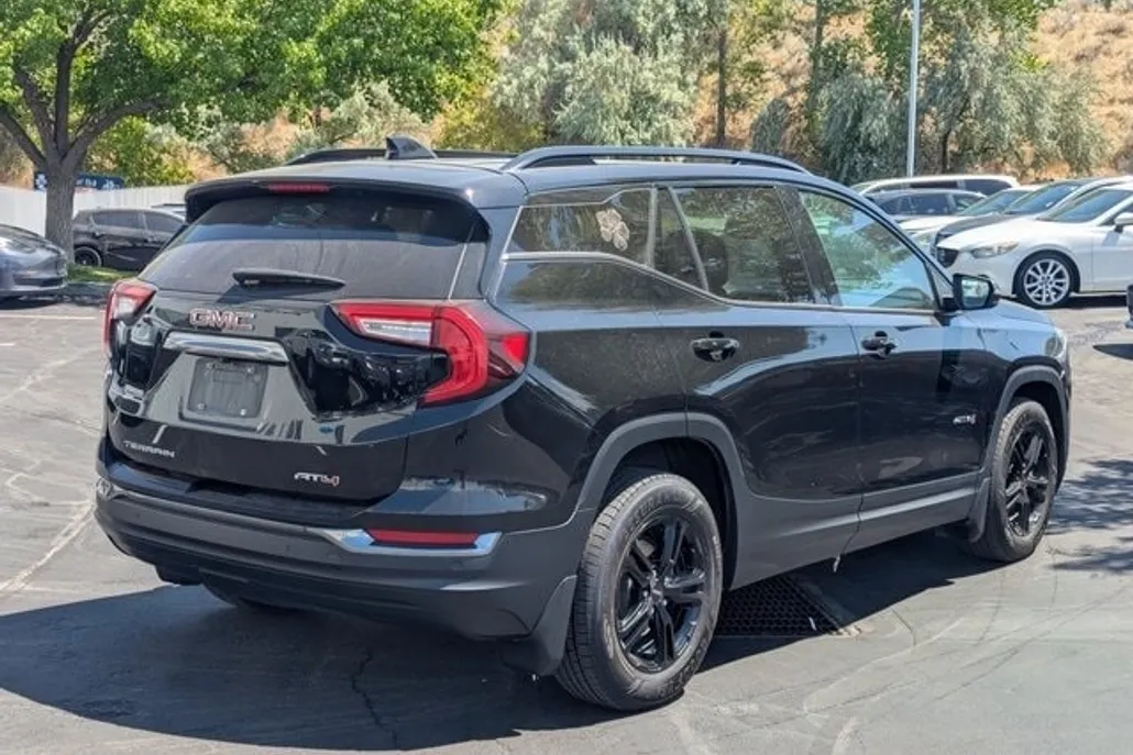 2022 Gmc Terrain AT4 photo 1