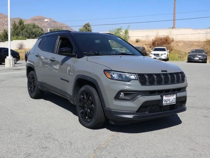 2023 Jeep Compass Altitude photo 1
