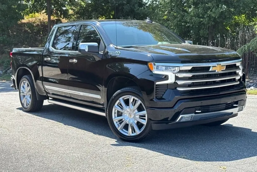 2026 Chevrolet Silverado 1500 High Country photo 1