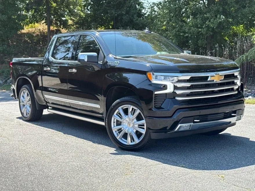 2026 Chevrolet Silverado 1500 High Country photo 1