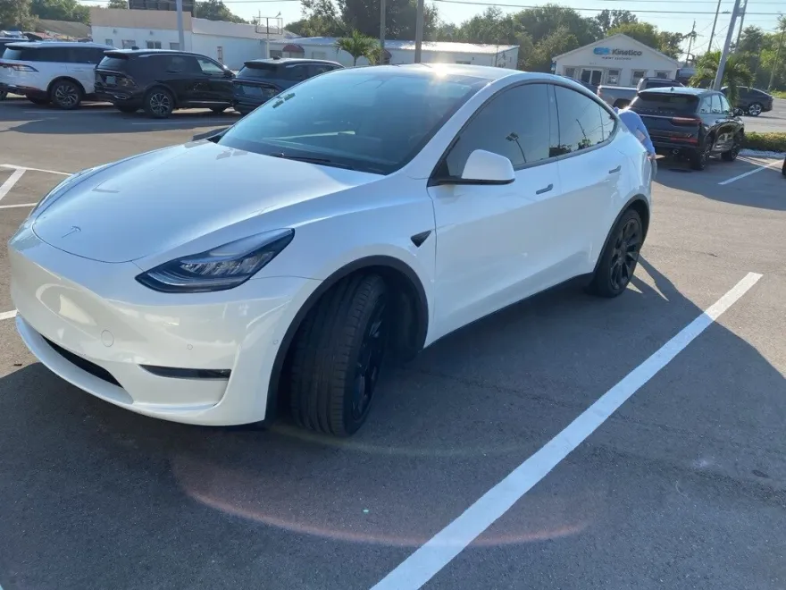 2021 Tesla Model Y Long Range photo 1