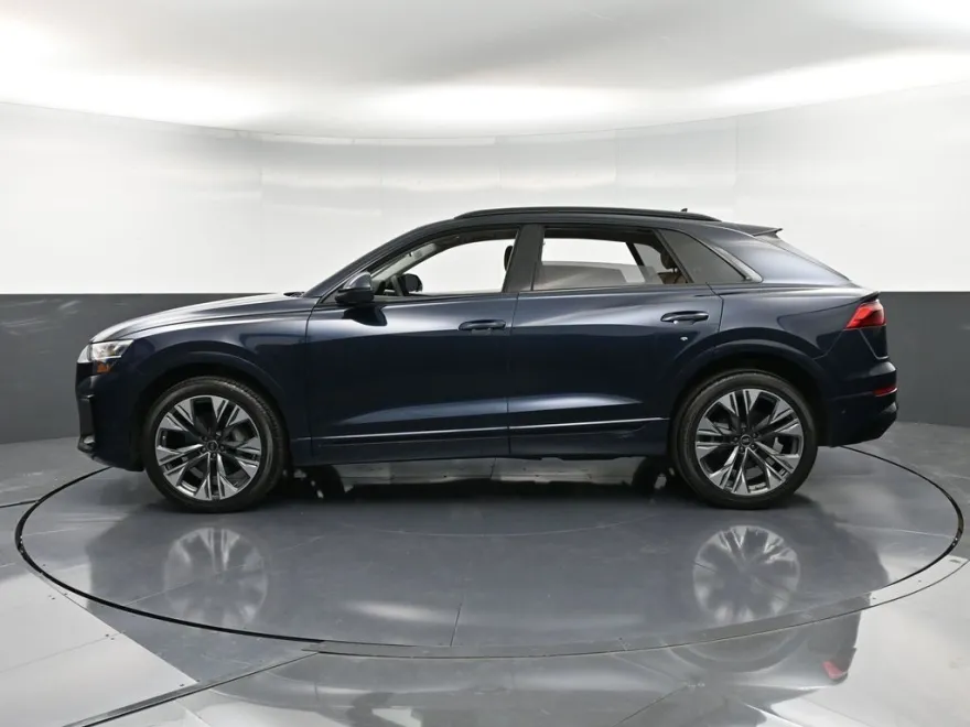 2024 Audi Q8 55 Premium Plus photo 1