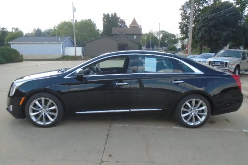 2013 Cadillac XTS Luxury photo 1