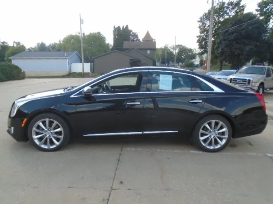 2013 Cadillac XTS Luxury photo 1