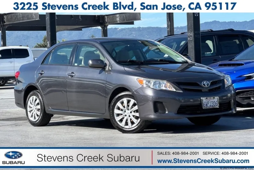 2012 Toyota Corolla LE photo 1