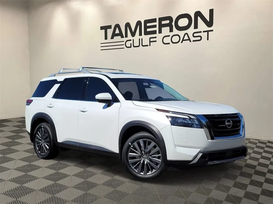 2025 Nissan Pathfinder SL photo 1
