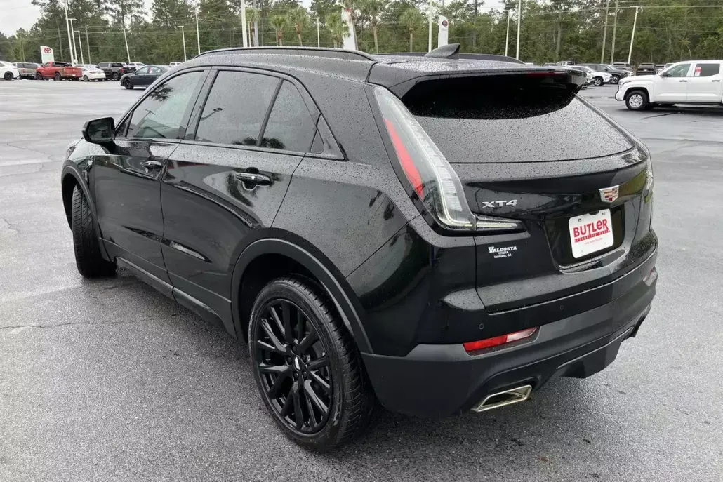 2023 Cadillac XT4 Sport photo 1