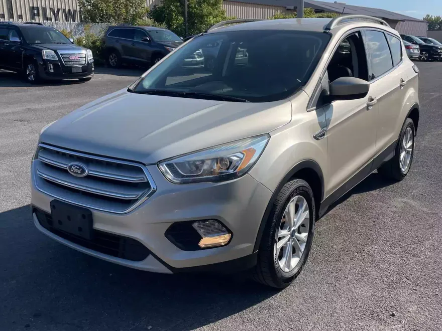 2018 Ford Escape SEL photo 1