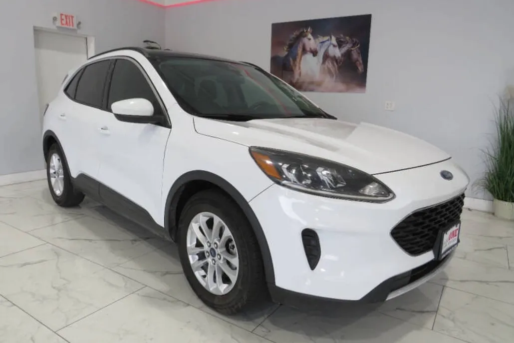 2020 Ford Escape SE photo 1