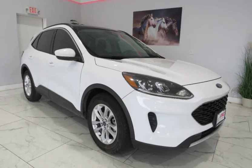 2020 Ford Escape SE photo 1