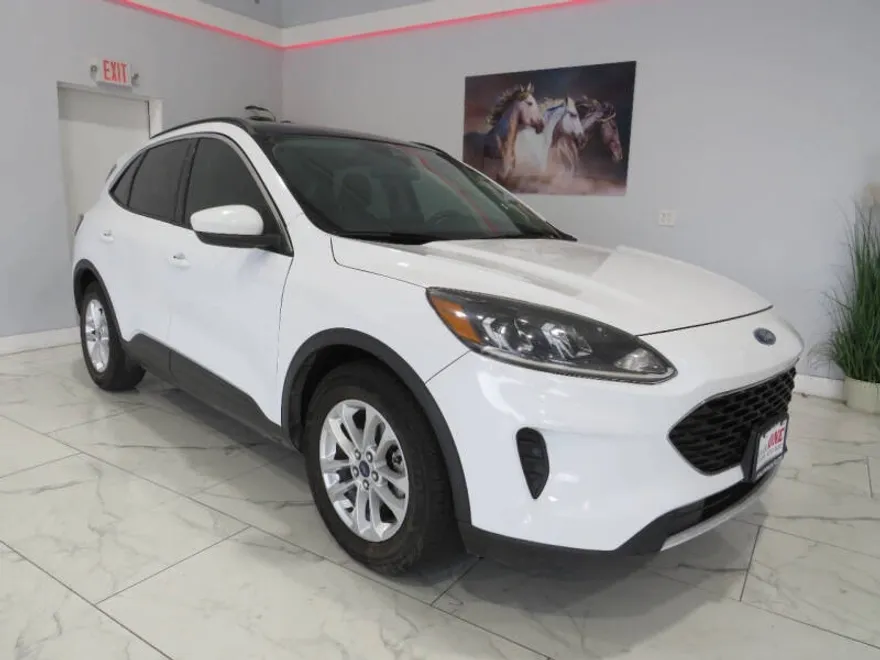 2020 Ford Escape SE photo 1