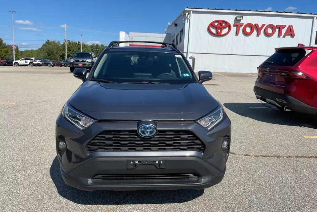 2021 Toyota RAV4 Hybrid XLE photo 1