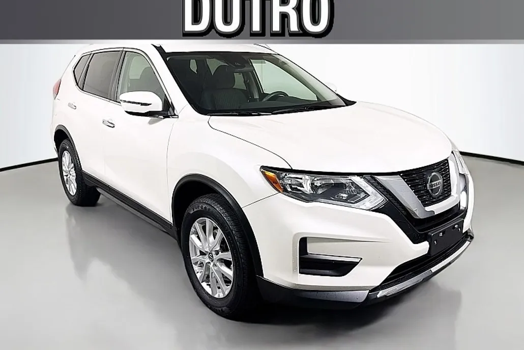 2019 Nissan Rogue SV photo 1