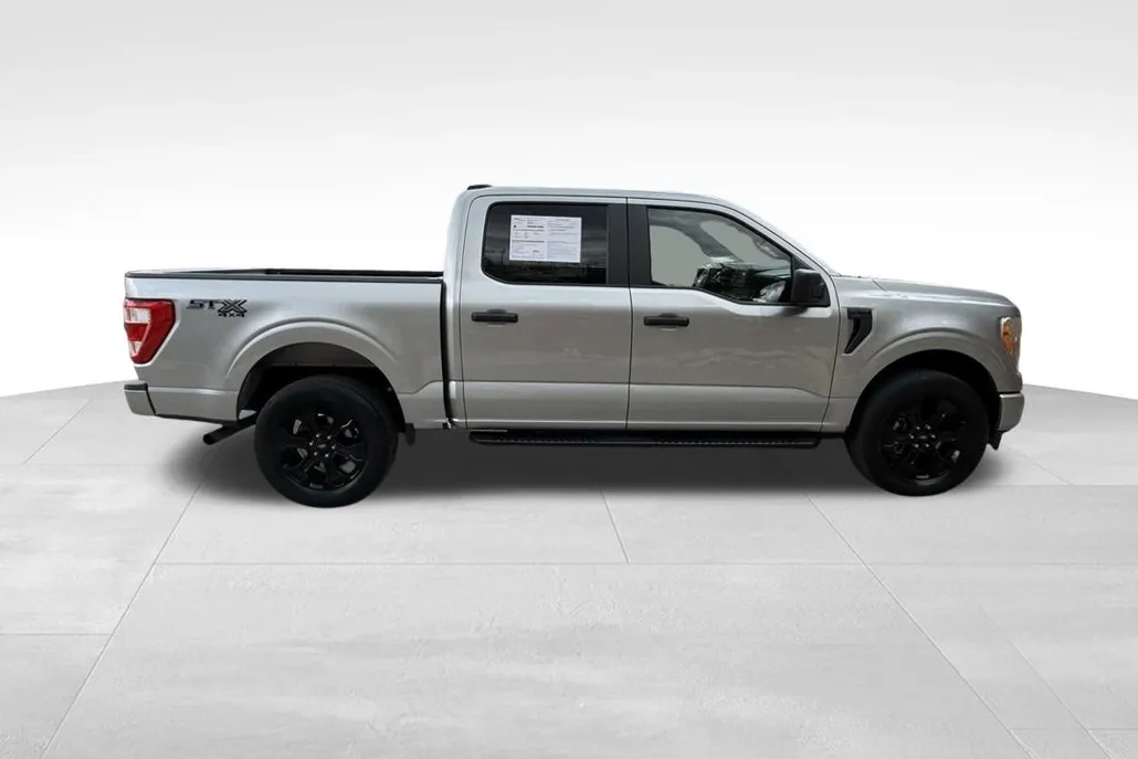 2022 Ford F-150 XL photo 1