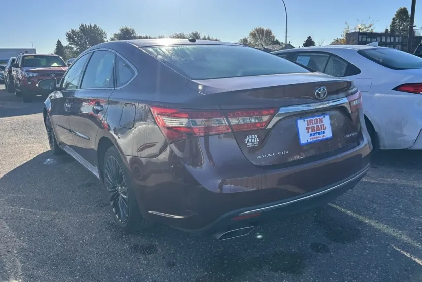 2016 Toyota Avalon Touring photo 1