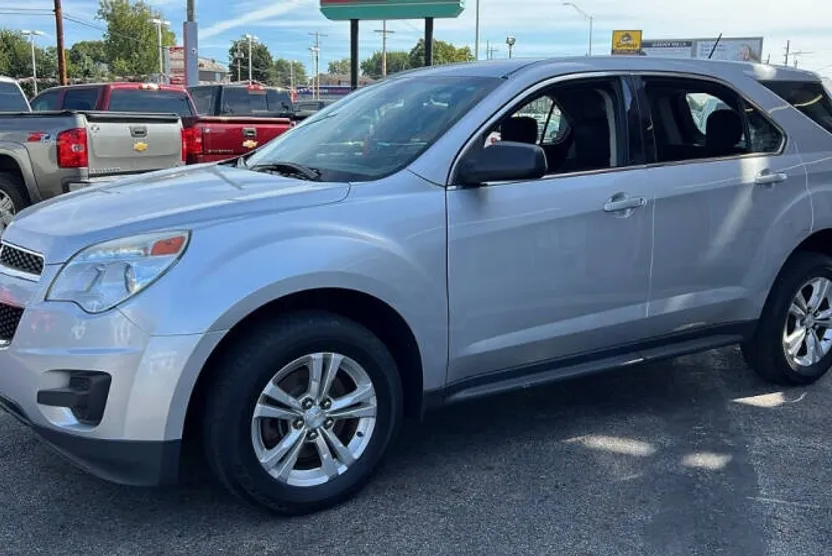 2015 Chevrolet Equinox LS photo 1