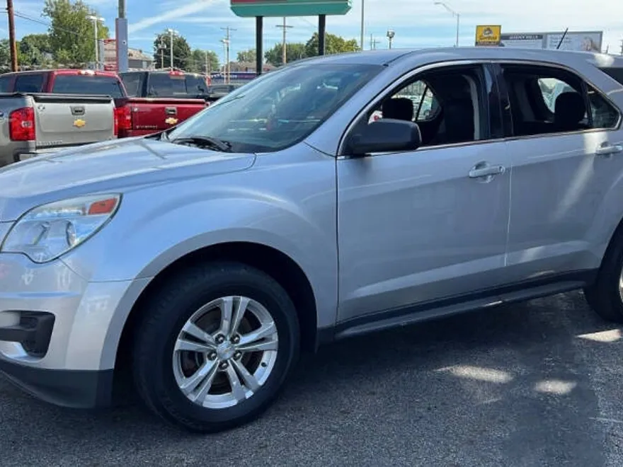 2015 Chevrolet Equinox LS photo 1