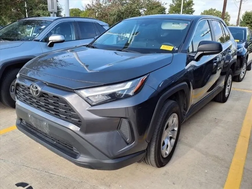 2024 Toyota RAV4 LE photo 1