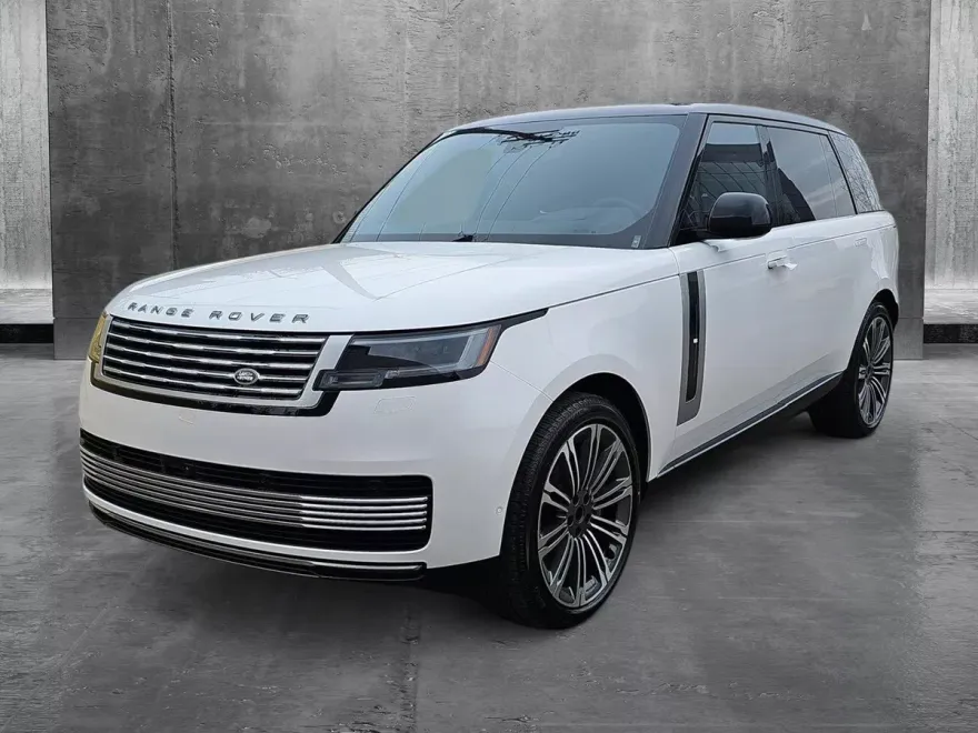2025 Land Rover Range Rover SV photo 1