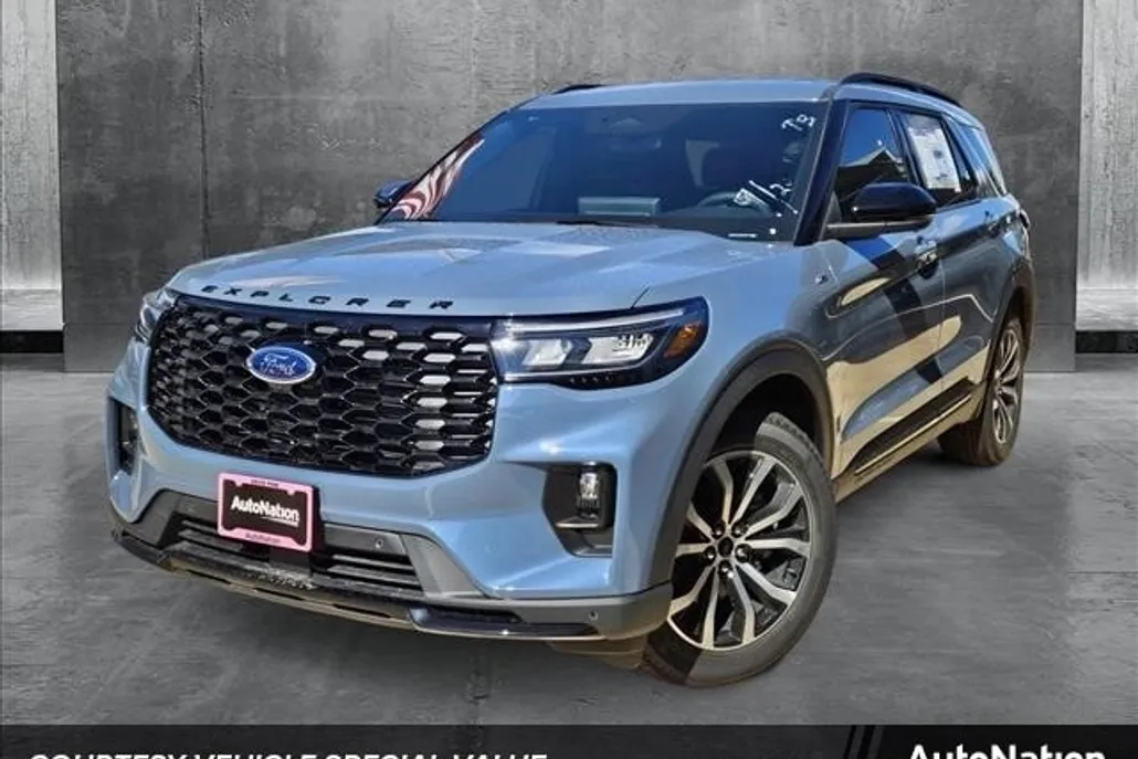 2025 Ford Explorer ST-Line photo 1