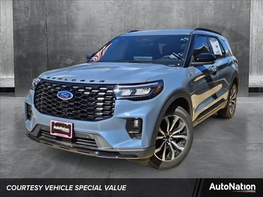2025 Ford Explorer ST-Line photo 1