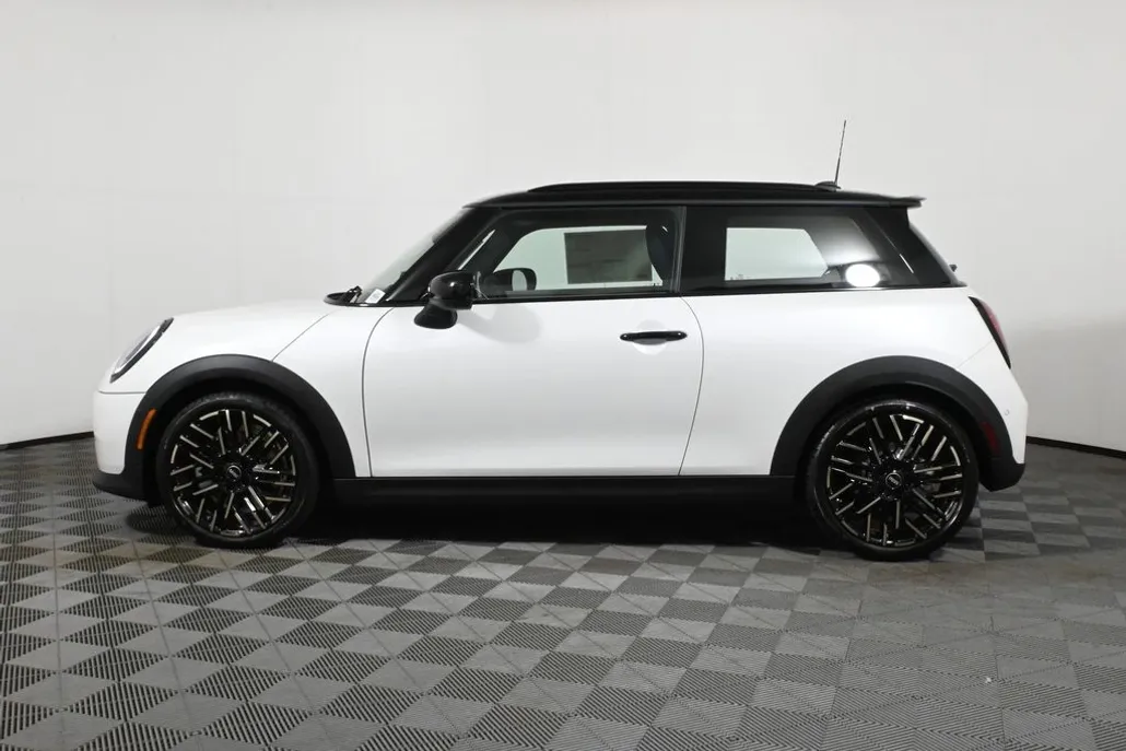 2025 Mini Cooper S photo 1