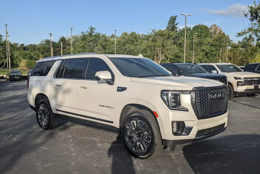 2023 Gmc Yukon XL Denali Ultimate photo 1