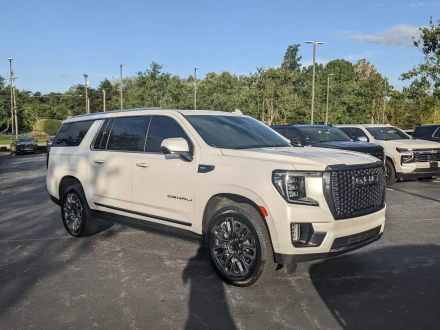 2023 Gmc Yukon XL Denali Ultimate photo 1