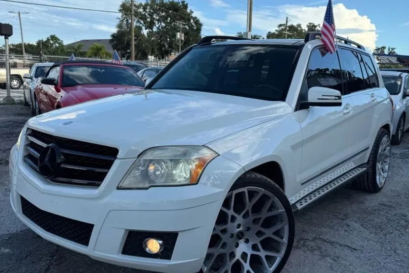 2012 Mercedes Benz GLK 4MATIC photo 1