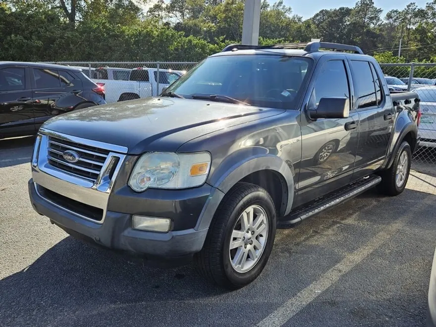 2010 Ford Explorer Sport Trac XLT photo 1