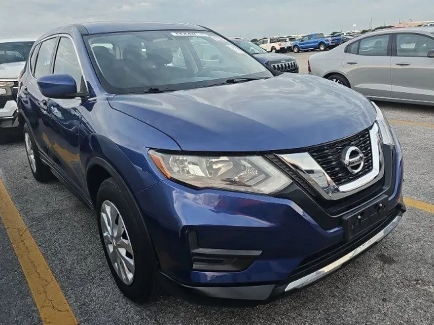 2017 Nissan Rogue S photo 1