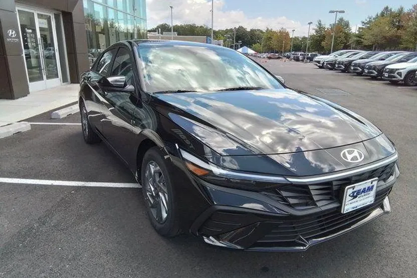 2025 Hyundai Elantra Hybrid Blue photo 1